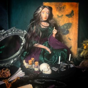 Интерьерная кукла «Ведьма Лаура»
