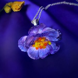 Кулон из лэмпворка «Волшебный цветочек»